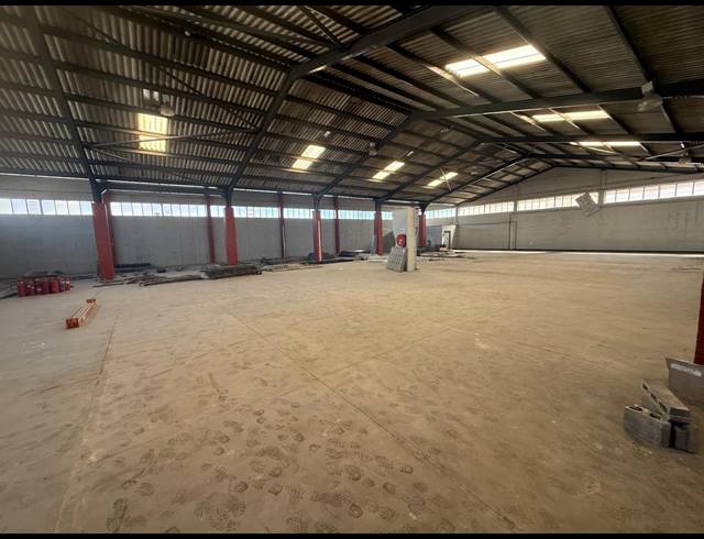 1,900M² WAREHOUSE TO LET IN PAARDEN EILAND
